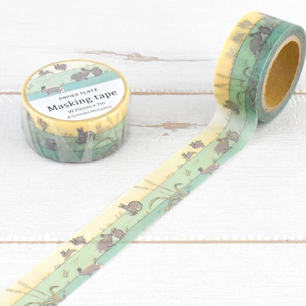 うさぎのイラストを主に描かれているイラストレーター、森山標子さんデザインの可愛らしいマスキングテープ。草原で暮らすうさぎさんたちが描かれています。手帳やメッセージカードのデコレーション、ラッピングなどに。■サイズ：W20mm×7m■素材：和...