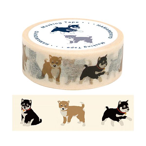 コロコロした柴犬の子犬たち。和紙製のかわいらしい絵柄のテープは、日常のちょっとしたアクセントにオススメ。手で簡単にちぎることができます。動物好きさんへのプチギフトにも♪■サイズ：W15mm×5m■素材：和紙■生産国：日本濱文様（はまもんよう）