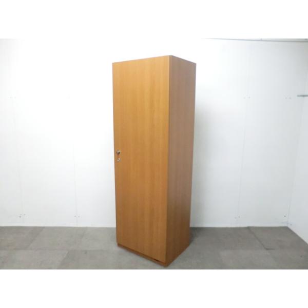 オカムラ / 木目調 / 【中古】 木製ワードローブ　幅：600　奥行：450　高さ：1800　カラー：木目調