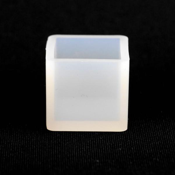 �����́i�L���[�u�j�^�V���R�����[���h�@20mm�`65mm