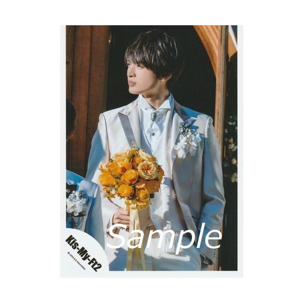 玉森裕太 Kis My Ft2 キスマイ 公式生写真 君のいる世界 衣装白 花持ち 目線左 Z 54 アレイズブック ヤフーshop 通販 Yahoo ショッピング