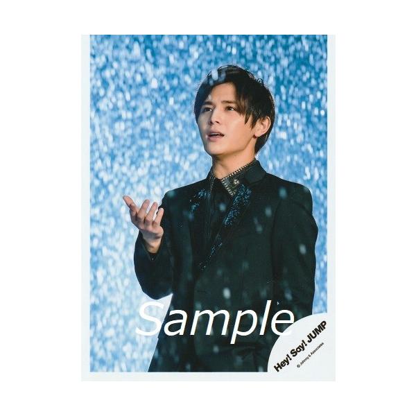 山田涼介 Hey Say Jump 公式生写真 White Love 衣装黒 若干口開け 背景青 Buyee Buyee Japanese Proxy Service Buy From Japan Bot Online