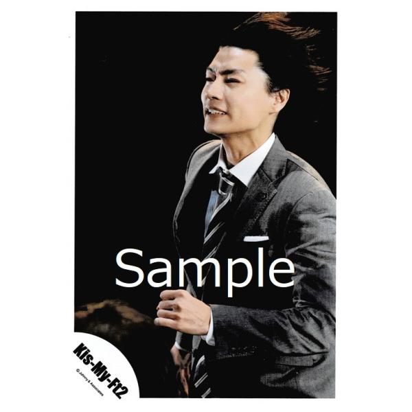 横尾渉 Kis My Ft2 キスマイ 公式生写真 道しるべ 衣装グレー 白 スーツ 背景黒 Z 6501 アレイズブック ヤフーshop 通販 Yahoo ショッピング
