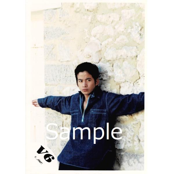 岡田准一 V6 公式生写真 衣装青 両手横 目線右 口閉じ Z 7305 アレイズブック ヤフーshop 通販 Yahoo ショッピング