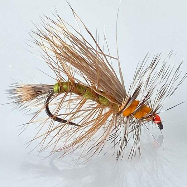 パターン名：スティミレーター　オリーブタイプ：ドライフライ主な使い方：釣り上がり、ライズ狙いイメージ：ストーンフライ（トビケラ）対応フック：バーブレス（返し無し） バーブド（返し有り）サイズ #8 #10 #12一言：陸生昆虫が活発な夏から...