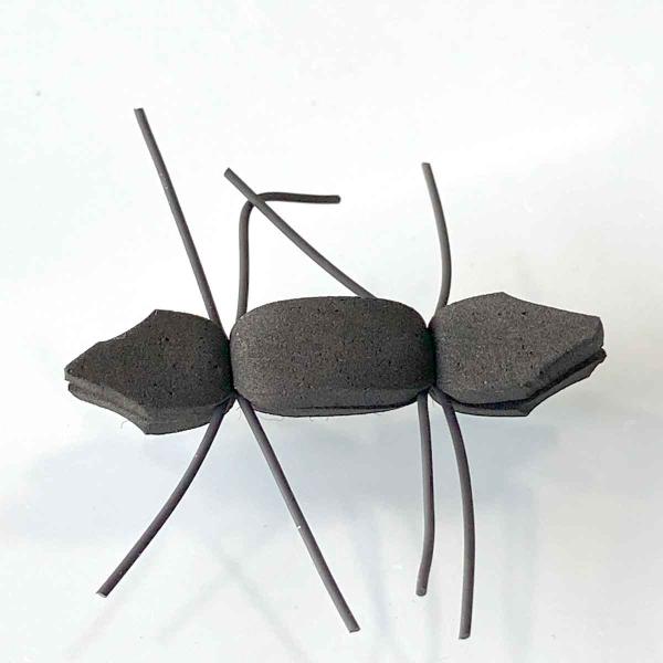 パターン名：テレストリアルタイプ：ドライフライ主な使い方：釣り上がり、ライズ狙いイメージ：テレストリアル（陸生昆虫）バッタ イナゴ コオロギ　など対応フック：バーブド（返しあり）一言：陸生昆虫が活発な夏から秋にかけて活躍するフライ。大型のテ...