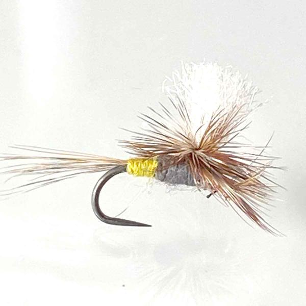 パターン名：パラシュートタイプ：ドライフライ主な使い方：釣り上がり、ライズ狙いイメージ：メイフライ（カゲロウ）　バーブレス（返しなし） バーブド（返しあり）サイズ #12 #14 #16 #18一言：パラシュートタイプのフライはエルクヘアー...