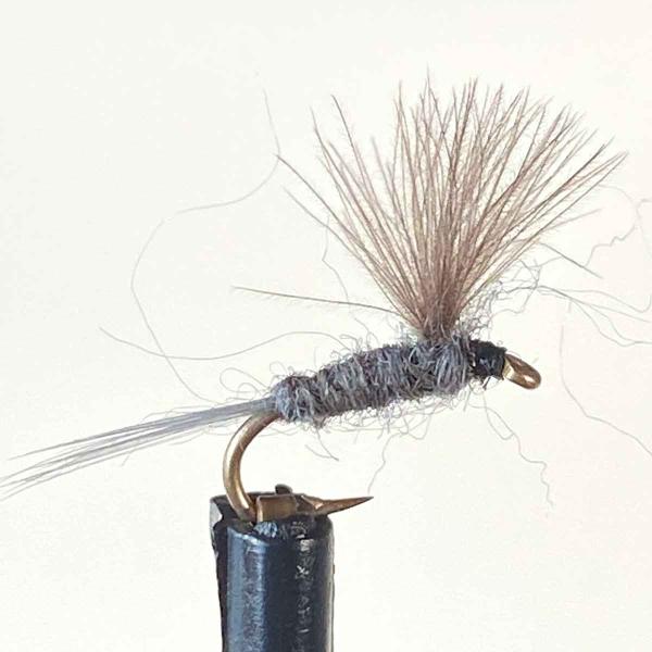 パターン名：CDC タイプ：ドライフライ主な使い方：ライズ狙いイメージ：水生昆虫 対応フック：バーブド（返しあり） バーブレス（返しなし）サイズ #14 #16 #18 #20 #22一言：CDCタイプのドライフライはパラシュートのような浮...