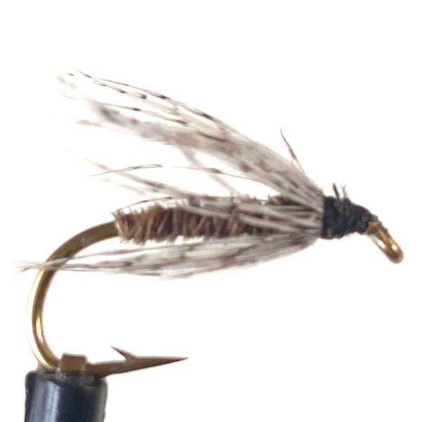 パターン名：グレーハックルピーコックタイプ：ウエットフライ主な使い方：水面下イメージ：トビケラ（カディス） 全般対応フック：バーブド（返しあり）一言：特に何をイミートしている事もなく、昆虫、川虫、稚魚、全てを合わせたようなフライ。伝統的なフ...