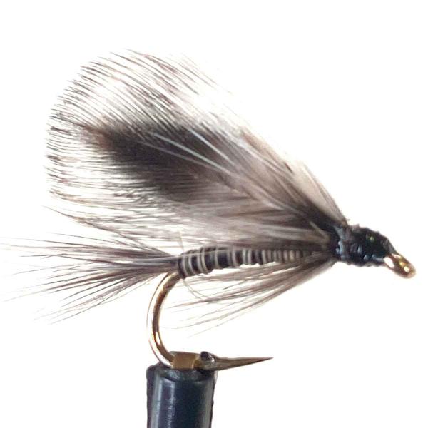 こんなスタイルなのに水中ではスイスイ泳いで水面に向かい羽化します。この水面に向かって泳ぐときが魚にとっては絶好の捕食チャンス！ボウフラは６〜９月に活発に羽化するので、この時期には水面でのモスキートもオススメですが、水面下のモスキートもオスス...