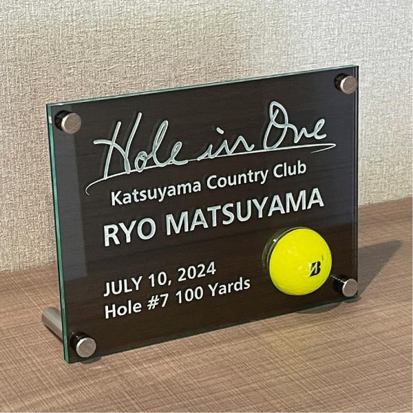 ホールインワン 記念スタンド ゴルフ アクリル 墨入れ プレゼント 彫刻