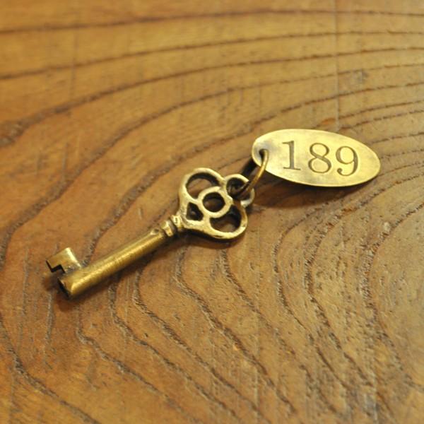 ブラス鍵538 真鍮金具 家具部品 鍵部品 アンティーク仕上げ DIY 日曜