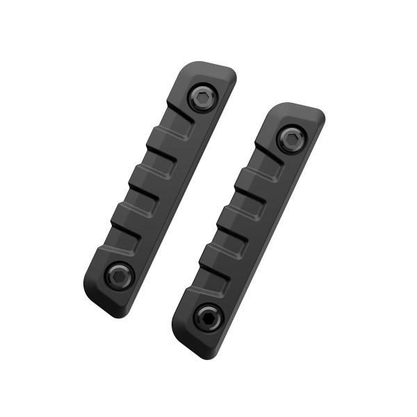 ・タフネスデザインでドアエッジをワイルドに演出するプロテクターです。・無骨さを強調する飾り六角ボルトをあしらったデザインです。・オフロード車、SUV、ギア感のある車両などに最適です。・弾力がある軟質素材でドアエッジを傷から護り、　他車への接...