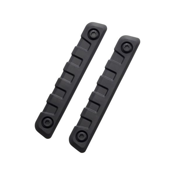 ・タフネスデザインでドアエッジをワイルドに演出する【 ロングサイズ 】のプロテクターです。・ロングサイズなのでドアだけでなく、バックドアやリアゲートなどのエッジ保護にも有効です。・無骨さを強調する飾り六角ボルトをあしらったデザインです。・オ...