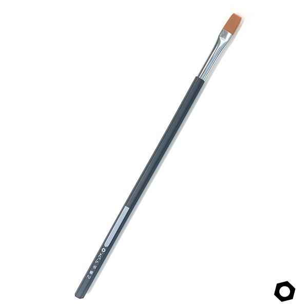 穂丈：13mm 口金幅：8mm名前記入スペース付 絵の具の含みのよさと毛の強靭さをバランスよく両立させたナイロン筆です。荒っぽく描いたり、乱暴に洗ったりしても、毛にクセがつきにくくなっています。軸には少し肉厚で、転がりにくい六角軸を採用しました。