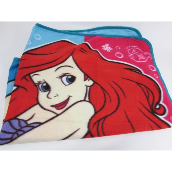 取寄せ ディズニー Disney Us公式商品 リトルマーメイド アリエル Ariel プリンセス アースラ 魔女 ヴィランズ ビランズ トートバッグ バック 鞄 かばん 手提げ ブランケット 毛布 タオル 並行輸入品 Ursula Blanket Tote The Little きちべいフード付き