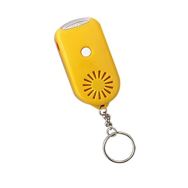こちらはイエロー1点の販売ページです横の赤ボタンを押すとブザーが鳴り、ボタンを押すとライトが光ります。カバンや、リュックなどに着けれるようにキーホルダー付です(押している間だけブザーが鳴ります、ボタンを離すと止まります)お子様の通学には必需...