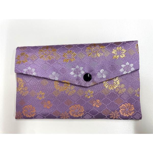 日本製の高級お念珠入れですご覧いただいているモニターによっては若干の色の違いがある可能性がございます。2枚目と3枚目の画像は仕様見本の画像ですので柄は違います。サイズ：約9cm×15cm素材・成分：レーヨン　ホック付き(マチなし)