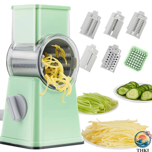 【手動野菜スライサー】回転式で、スライスを素早く効率的に行えます。安全押し下げ部品付いており、使用中に手がブレードに触れないのでより安心してお使いいただけます。【改良された本体】食材口のサイズは9.5cm*7.5cm、従来品より40%大きく...