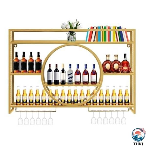 壁に取り付けられたワインラックは、あらゆる空間にエレガントで機能的なアクセントを加えます。シックな外観は、アレンジメントをより整理しながら、洗練されたスタイルを加えます。 仕様： 色: ゴールド 商品サイズ：約100x15x80cm 頑丈な...
