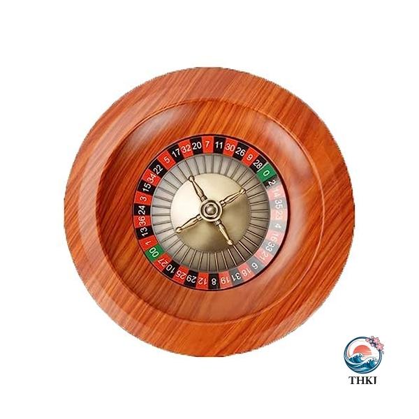 楽しいゲーム：ルーレットの木製の表面は高光沢塗装で、高速で強力なベアリングを備えているため、プレイヤーは感銘を受け、気に入り、あらゆる公式カジノイベントやポーカールームで使用できます。ルーレットホイール：これは12インチのルーレットホイール...