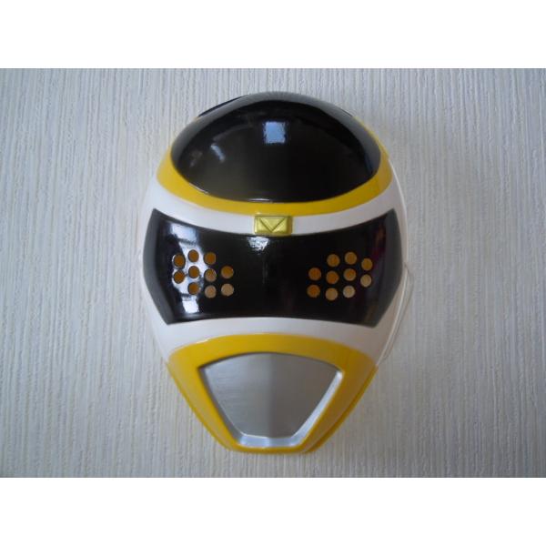 お面　電磁戦隊メガレンジャー　メガイエロー　城ヶ崎千里　たなかえり　1997年　東映　スーパー戦隊シリーズ　特撮テレビドラマ