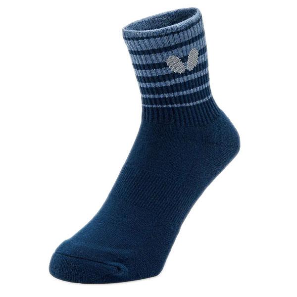 【メーカー】バタフライ（Butterfly）【カテゴリー】卓球【分類】ソックス【商品説明】バタフライロゴがデザインされた抗菌防臭機能付きソックス。ロング丈タイプ。【カラー・仕様・サイズ】カラー：178（ネイビー）素材：綿/アクリル/その他サ...