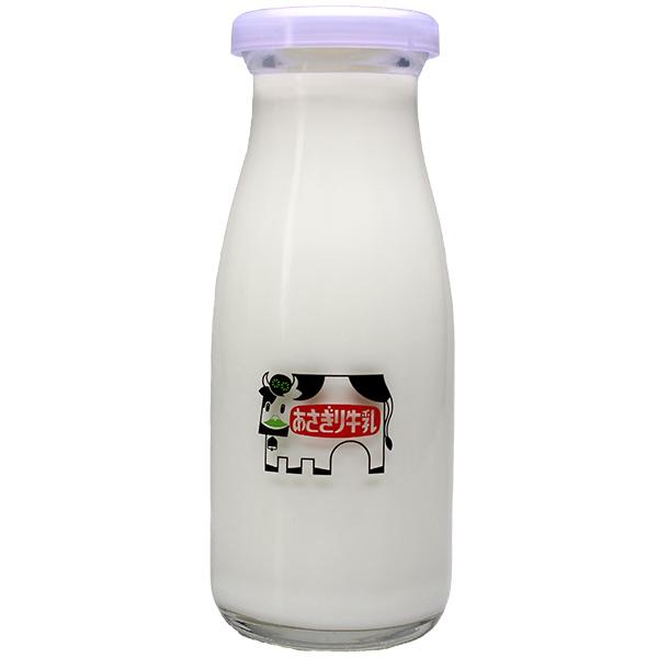 富士山の西麓に広がる朝霧高原。ここは牧場と牧草地が広がる酪農地帯です。朝霧高原の標高900m地点、道の駅朝霧高原の隣接地に、見学できる工場が集まった食のテーマパーク「あさぎりフードパーク」があります。あさぎり牛乳をつくる朝霧乳業はこの一角に...