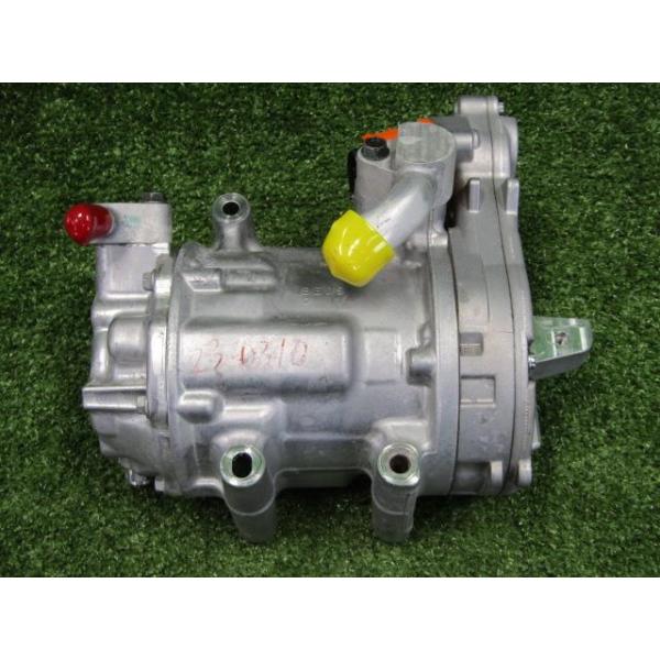 サクラ B6AW エアコンコンプレッサー 未テスト 042400-1622 92600