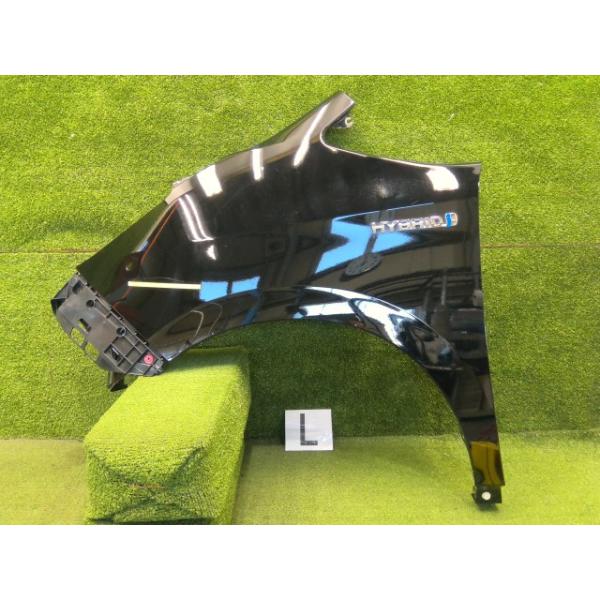 エスクァイア ZWR80G 左フロントフェンダー 202 53812-28240 送料【M1