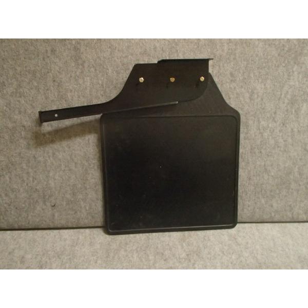 ランドローバー ディフェンダー マッドフラップ 右後 110用 ステー付