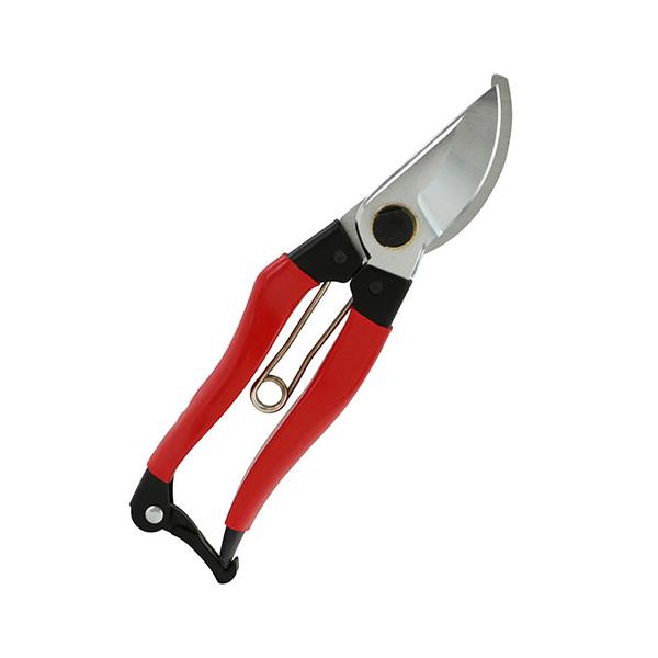 ≪用途≫剪定鋏。≪特徴≫剪定・整枝作業用です。握りやすい樹脂グリップ付きです。自然と力が入りやすい特殊形状グリップで、楽に枝を切断することができます。≪仕様≫●生木切断能力：13mm。●重さ：170g。≪材質≫●刃部：65Mn。●ハンドル：...