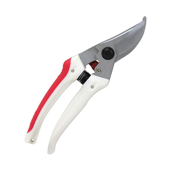 ≪用途≫剪定鋏。≪特徴≫剪定・整枝作業用です。ひと回り小さいグリップで女性の方にも扱いやすいサイズです。≪仕様≫●生木切断能力：12mm。●重さ：130g。≪材質≫●上刃：SK-5。●下刃：50C。≪注意事項・その他≫