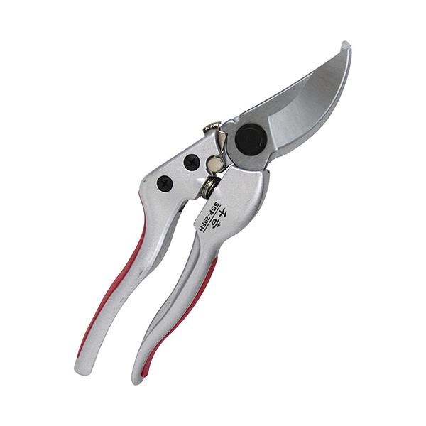 ≪用途≫庭木の剪定作業用。≪特徴≫作業楽々、長時間の作業でも疲れにくい特殊形状ハンドル採用の剪定鋏です。簡単、安全ワンタッチロックオフストッパー付きです。作業時の衝撃を緩和するクッション機能付きです。薄型特殊形状グリップの採用で、手への負担...