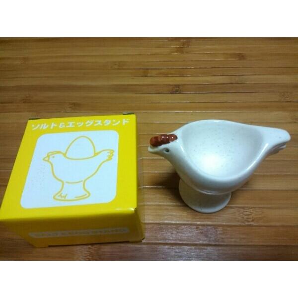 激安！！ 人気の商品です！！  在庫限りの早いもの勝ちです！！ 六宝窯のソルト&amp;エッグスタンドです。  新品。  日本製。　酉。 鶏。にわとり。数年程前の商品ですが新品かつ未使用品の商品です！箱入。  なかなか珍しくかわいい密かな人...