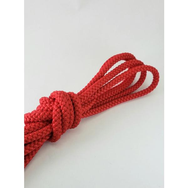 ・送料無料。国内自社生産。・巾約5mmのポリエステルコード（江戸打ち紐）です。・日本伝統の江戸打ち紐で、裁縫、手芸用品、和装小物の装飾に最適です。・カラー：赤（レッド）・巾着袋の紐やバッグ等装飾品のアクセントにも使用できます。・ポリエステル...