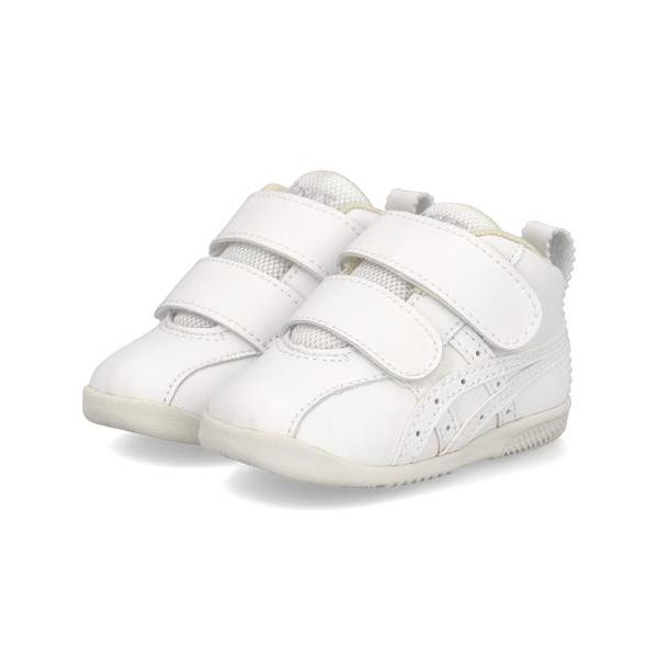 歩きはじめのベビー向けに展開するFIRSTシリーズ。小さなお子さまの足元をサポートする優しい機能を搭載。アッパーには、軽く柔らかなマイクロファイバー人工皮革を使用。足首までしっかりと支えるミッドカットタイプで、不安定なヨチヨチ歩きをサポート...