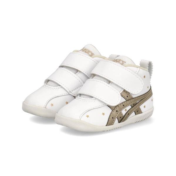 歩きはじめのベビー向けに展開するFIRSTシリーズ。小さなお子さまの足元をサポートする優しい機能を搭載。アッパーには、軽く柔らかなマイクロファイバー人工皮革を使用。足首までしっかりと支えるミッドカットタイプで、不安定なヨチヨチ歩きをサポート...