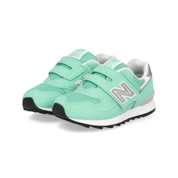 お子さまの足の成長をサポートする機能を満載したベビーモデル「313 V2」から、Nロゴとバックタブをシルバーで統一したシーズナルカラーが登場。つまみやすい大きめのワンベルトで履き口が大きく開き、脱ぎ履き簡単♪キッズモデルP313もあるので、...