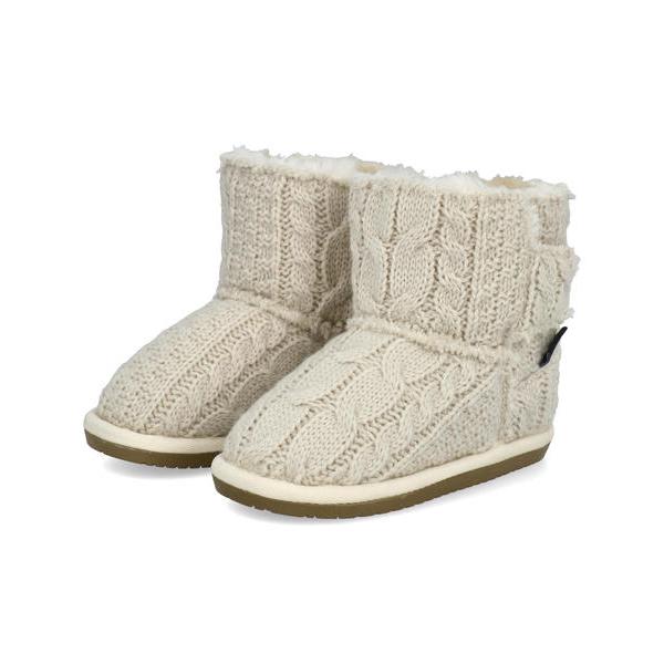 ふんわり暖かな履き心地でウィンターシーズンの定番アイテム、ベビー用ボアブーツ。アッパーには、かわいらしいケーブルニット素材を採用。ブーツ内側全体に、ふわふわのフェイクファーを採用し、お子さまの足をつま先まで暖かく包み込みます。返りのよいしな...