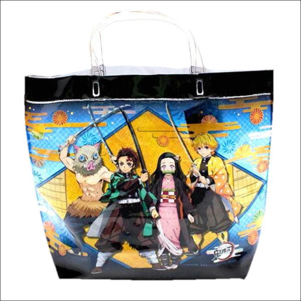 「鬼滅の刃」からプールバッグが登場！水着やタオルを入れて、プールや海水浴で大活躍♪【仕様】サイズ：約W360×H290×D100mm（持ち手含む：H37cm）材質：塩化ビニル日本製※　画像はあくまでも商品イメージになります。実際の商品と色や...