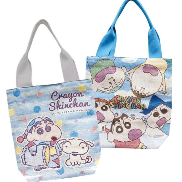 人気キャラクタークレヨンしんちゃんの高級感とレトロ感のある縦型トートバッグやさしい風合いで大人も使えるデザインになっています【サイズ】W33×H35×D9.5cm【材質】ポリエステル/綿かすかべ防衛隊:4949827414873パジャマ:4...