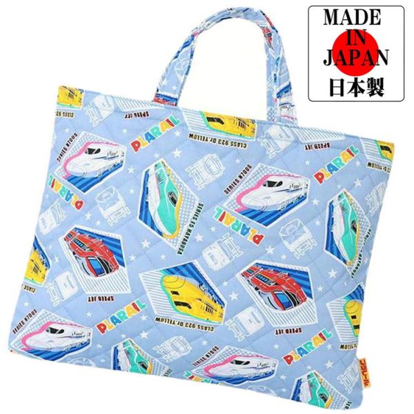 キャラクターキルトレッスンバッグ(マルヨシ)【仕様】・サイズ：約W40×H30cm・日本製【素材】表側：綿100％中綿：ポリエステル100％裏側：ポリエステル100％※撮影時の光の具合、またお客様のページをご覧になられるモニターの環境により...