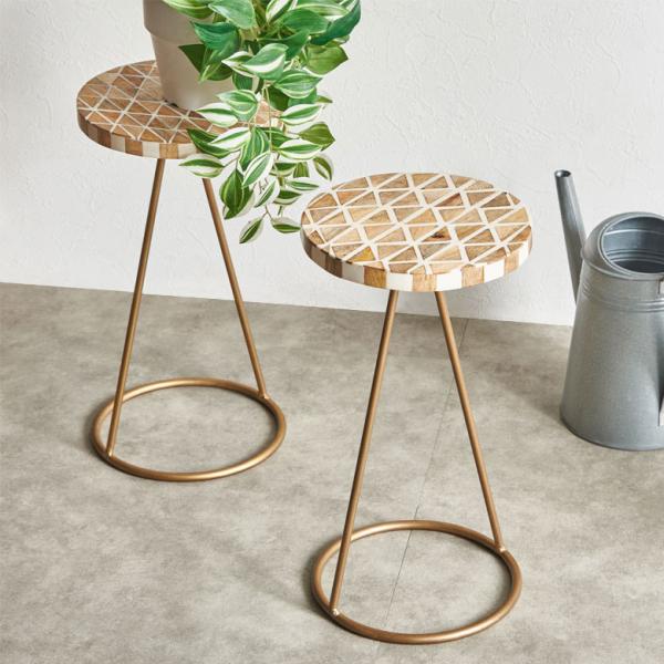 ■サイズ(cm)約 W 20.3 × D 20.3 × H 38.1※多少サイズは前後します。■重量約 1.25 kg■素材ウッドチップ、レジン、MDF、アイアン■生産国インド■ご注意※注意事項はページ下部に掲載しております。ページ最下部ま...