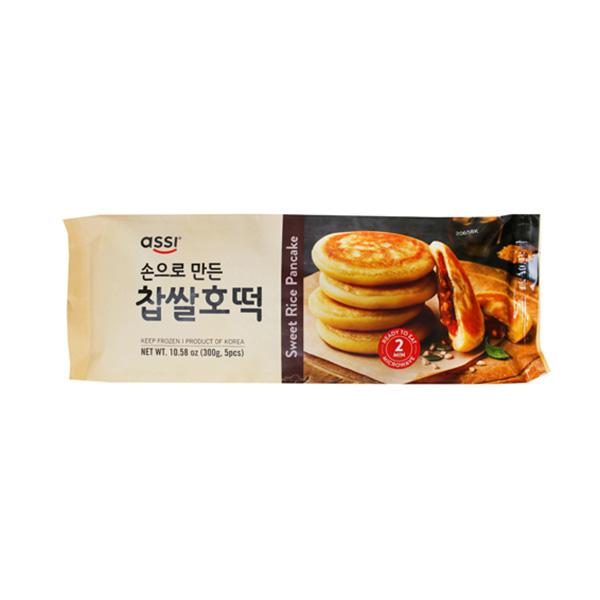 ★韓国食品・雑貨のご購入はぜひ【Asia市場】で！サイト内で税込9,000円以上のご購入で送料が無料に！(クール便代一口800円は別途かかります）■スタッフコメント少し小ぶりなサイズのホットックです。もちもちの生地にピーナッツ、シナモン、ひ...