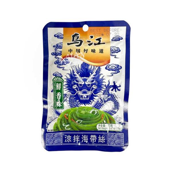 【商品名】烏江 千切り昆布の香り和え/烏江 香味涼拌海帯糸【原材料】昆布、食塩、菜種油、醤油、赤唐辛子、酵母エキス、香辛料/調味料（アミノ酸）、クエン酸、乳酸、甘味料（スクラロース）、（一部に小麦を含む）【内容量】70ｇ【原産国】中国【賞味...