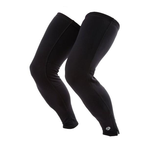 暖かい裏起毛素材の冬用自転車用レッグウォーマーです。    太ももの部分には、ずり下がり防止テープが付いています。脱着を容易に出来るよう、裾の部分にファスナーが付いています。    aptワンポイント'ロゴは、反射素材でできています。   ...