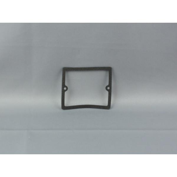 JB　日本ボデーパーツ工業製角型テールランプ　大型車用フラッシャーレンズ用パッキン【サイズ】　横約70ｍｍ×縦約60ｍｍ　穴ピッチ約63mm【入り数】　１個　※ヤフオクはシステム上複数落札が出来ない為、　　複数必要な場合はヤフーショッピング...