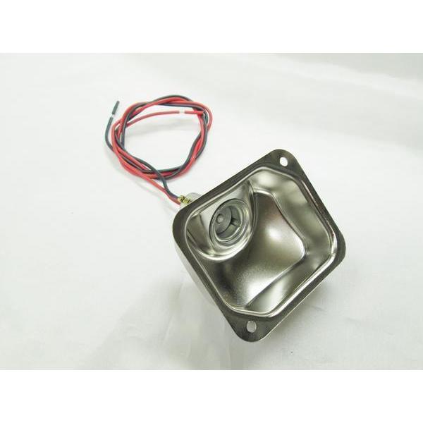 JB角型（改）テールランプ用のフラッシャー（ウィンカー）ソケットです長年の使用で錆びてしまったりぶつけて壊してしまった方には有難い1品です。【サイズ】　横約70ｍｍ×縦約60ｍｍ【注意事項】・JB製のテールランプ用フラッシャー（ウィンカー）...