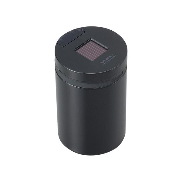 ●純正や後付けのドリンクホルダーにすっぽり収まる置き型タイプの缶灰皿です●夜間や暗い場所でのご使用に便利なソーラー充電で光るブルーLED照明付き　（LEDの点灯消灯はフタの開閉角度に伴って作動します）●差し込むと火が消える消火穴２つ付き●タ...